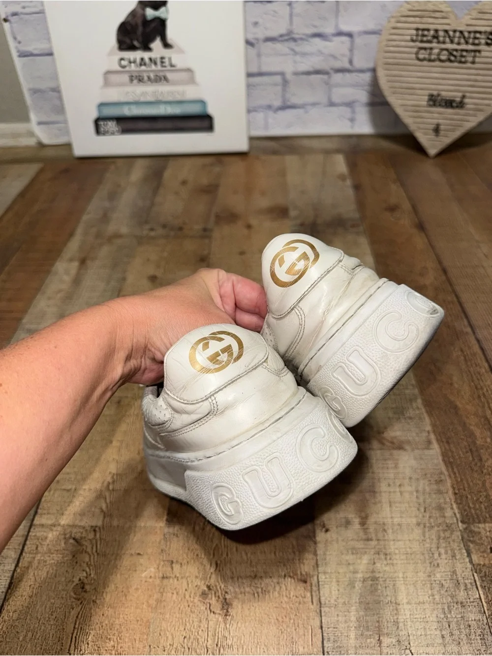 Gucci Chunky B Size 10.5 Off White Leather Jumbo GG Low Top Sneakers